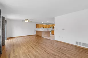 120 Southlake Cir, Fond du Lac, WI 54935 - Photo 6