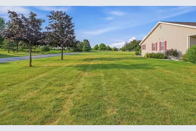120 Southlake Circle, Fond du Lac, WI 54935 - Photo 18
