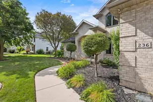 236 E Thornbrook Ln, Appleton, WI 54913 - Photo 4
