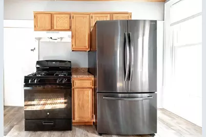115 E Irving Avenue, Oshkosh, WI 54901 - Photo 10