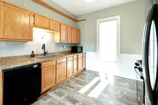 115 E Irving Ave, Oshkosh, WI 54901 - Photo 8