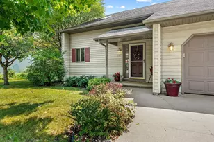 2875 Westmoor Rd, Oshkosh, WI 54904 - Photo 2