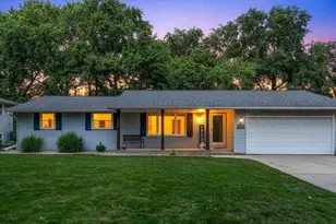 1254 April Ln, Green Bay, WI 54304 - Photo 4