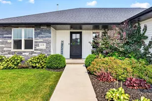 578 Pauls Pl, Oshkosh, WI 54904 - Photo 2