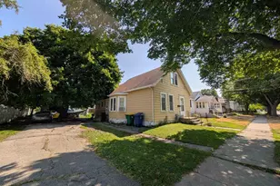 1155 Stuart St, Green Bay, WI 54301 - Photo 2