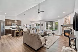 1285 Clementine Rd, Howard, WI 54313 - Photo 6