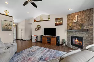 3327 Egret Dr, Green Bay, WI 54311 - Photo 6