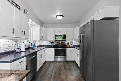 919 E Tennessee Avenue, Oshkosh, WI 54901 - Photo 10