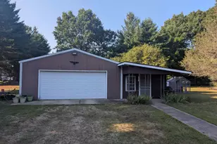 614 Spruce Cir, Redgranite, WI 54970 - Photo 4