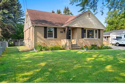 2116 Manitowoc Road, Green Bay, WI 54302 - Photo 2