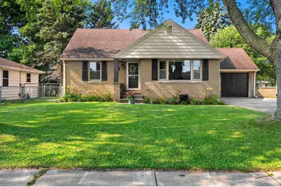 2116 Manitowoc Road, Green Bay, WI 54302 - Photo 4