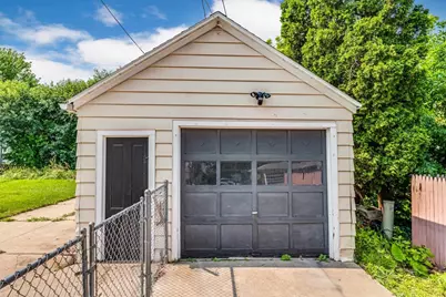 1578 Louise Street, Green Bay, WI 54302 - Photo 2