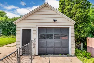 1578 Louise St, Green Bay, WI 54302 - Photo 2