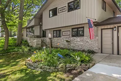2424 Pinehurst Circle, Green Bay, WI 54302 - Photo 2