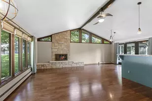 2424 Pinehurst Cir, Green Bay, WI 54302 - Photo 6