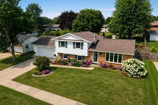 552 Menlo Park Rd, Green Bay, WI 54302 - Photo 1