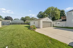 1352 W Commercial St, Appleton, WI 54914 - Photo 24