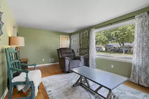 821 Gross Ct, Green Bay, WI 54304 - Photo 4