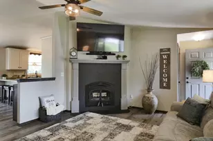 412 Dewey Decker Dr, Green Bay, WI 54313 - Photo 14