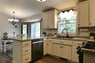 412 Dewey Decker Dr, Green Bay, WI 54313 - Photo 6