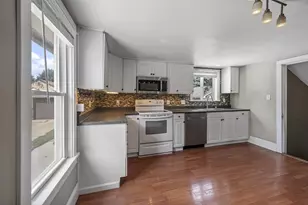 1036 W 5th Ave, Oshkosh, WI 54902 - Photo 6