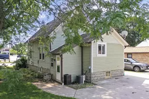 1036 W 5th Ave, Oshkosh, WI 54902 - Photo 22