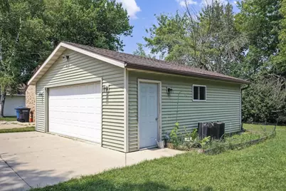 1036 W 5th Avenue, Oshkosh, WI 54902 - Photo 24