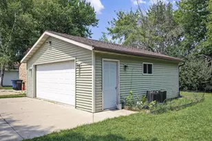 1036 W 5th Ave, Oshkosh, WI 54902 - Photo 24