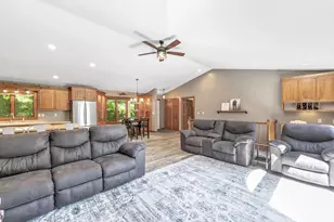 7944 Oak Ridge Ct, Oconto Falls, WI 54154 - Photo 8