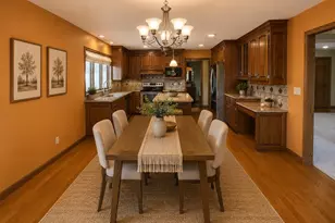 820 Windover Ct, Green Bay, WI 54313 - Photo 8