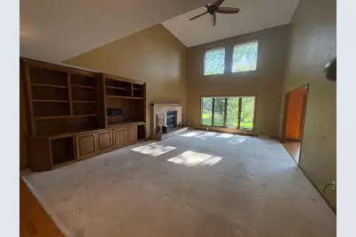820 Windover Court, Green Bay, WI 54313 - Photo 4