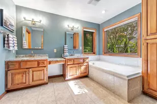 2575 Teresa Ct, Green Bay, WI 54311 - Photo 8