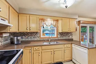 1786 Schaefer Cir, Appleton, WI 54915 - Photo 6