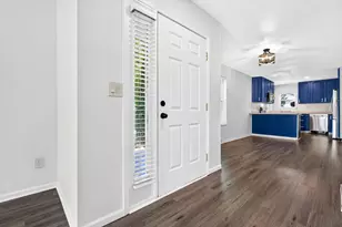 1027 E Green Tree Ct, Appleton, WI 54915 - Photo 4