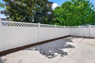1027 E Green Tree Ct, Appleton, WI 54915 - Photo 32