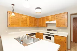 901 E Windfield Pl, Appleton, WI 54911 - Photo 8