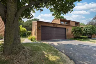 901 E Windfield Pl, Appleton, WI 54911 - Photo 2