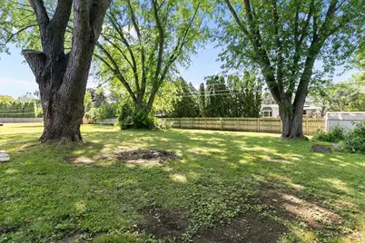 575 Glendale Avenue, Oshkosh, WI 54901 - Photo 2