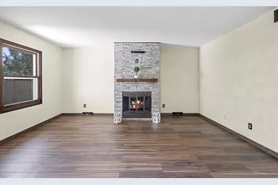 1235 E Murdock Avenue, Oshkosh, WI 54901 - Photo 14