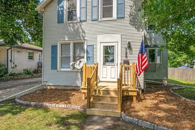 728 W 4th Avenue, Oshkosh, WI 54901 - Photo 2
