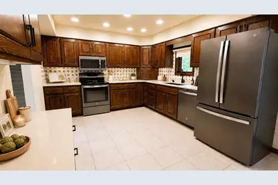 1600 Brentwood Drive, Oshkosh, WI 54904 - Photo 12