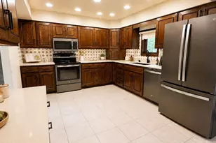 1600 Brentwood Dr, Oshkosh, WI 54904 - Photo 12