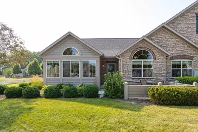 2306 E Sienna Way, Appleton, WI 54913 - Photo 2