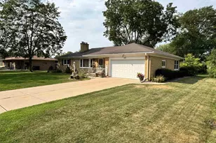 147 Hilltop Dr, Green Bay, WI 54301 - Photo 24