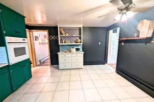 147 Hilltop Dr, Green Bay, WI 54301 - Photo 6