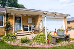 147 Hilltop Dr, Green Bay, WI 54301 - Photo 2