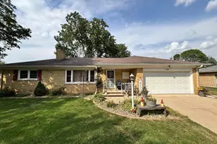 147 Hilltop Dr, Green Bay, WI 54301 - Photo 1