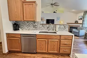 262 Wyldewood Dr, Oshkosh, WI 54904 - Photo 12