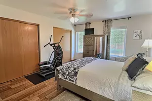 262 Wyldewood Dr, Oshkosh, WI 54904 - Photo 6