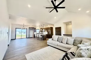 W5668 Tonys Way, Appleton, WI 54915 - Photo 2